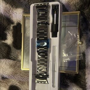 Silver and Blue Metal Watch Band Kit for Apple Watch size 38/40/41 MM.